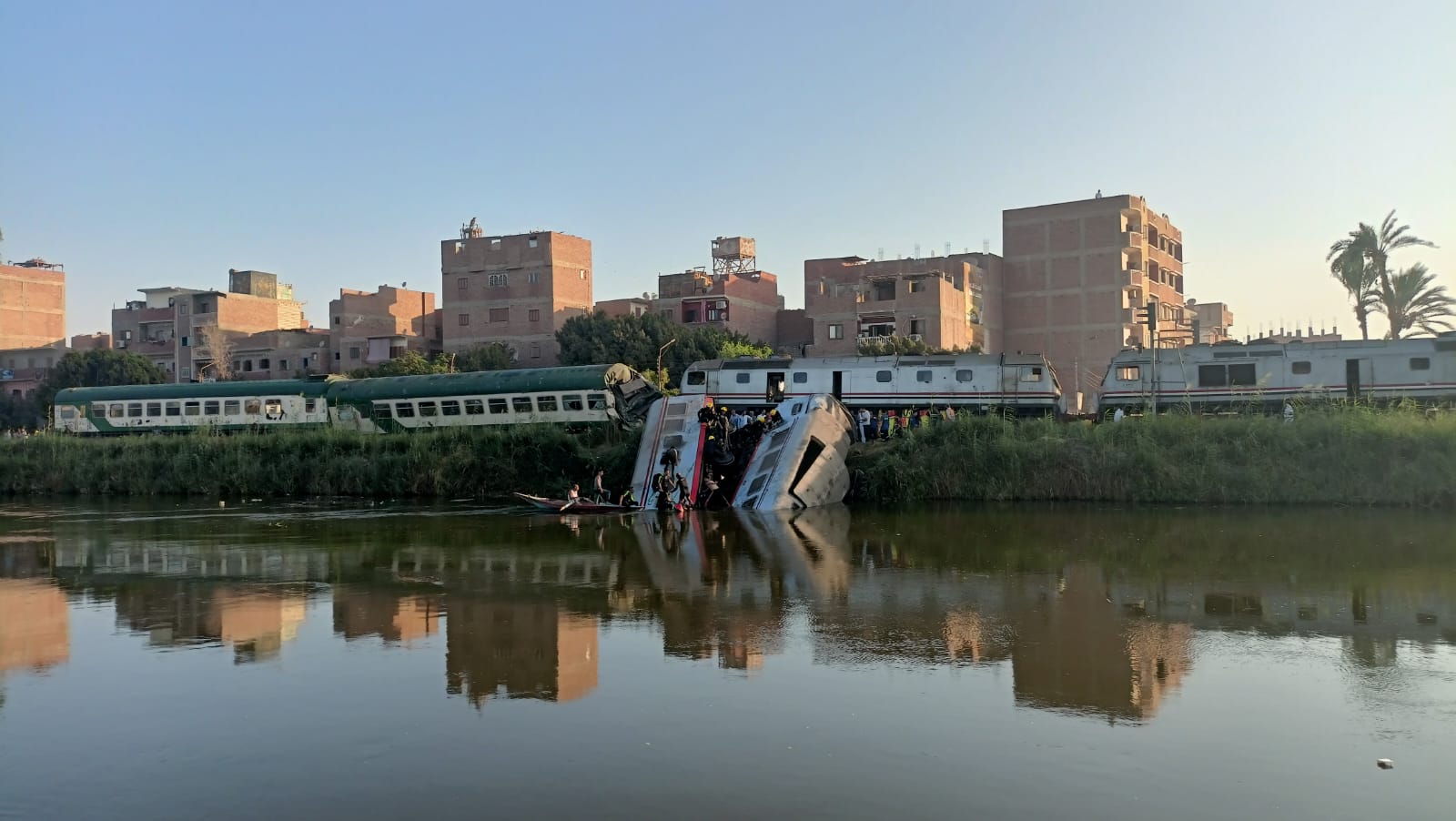 "الصحة": إصابة 20 راكبًا في حادث قطار المنيا