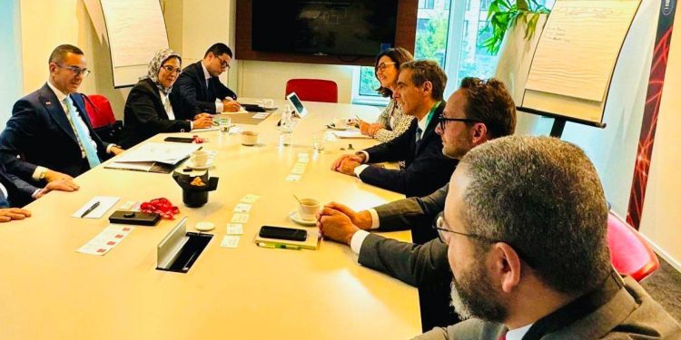 وزير الاستثمار يبحث فرص توسيع نطاق أنشطة "يورو كلير" في مصر