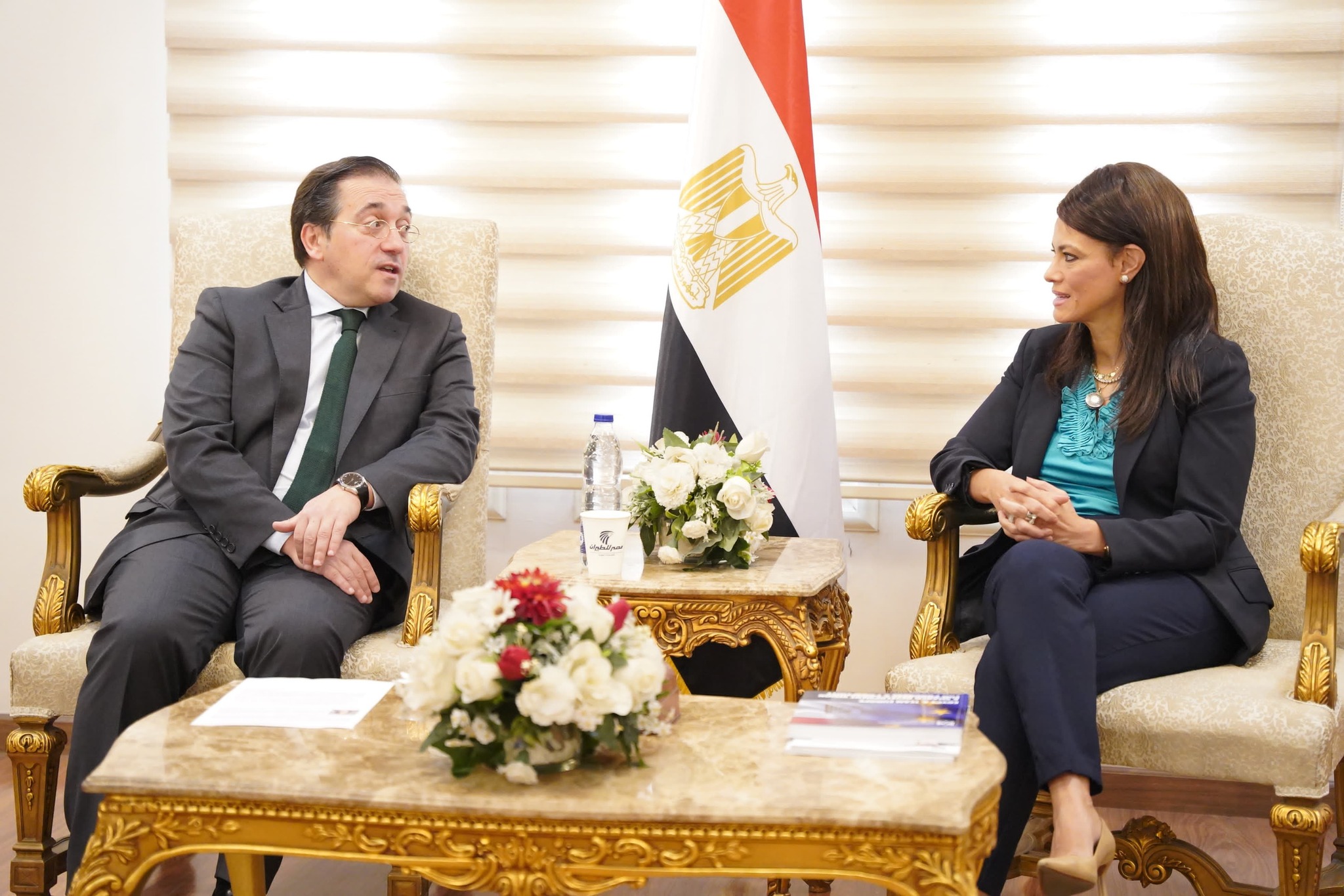 مصر تبحث التعاون مع إسبانيا في برامج مبادلة الديون