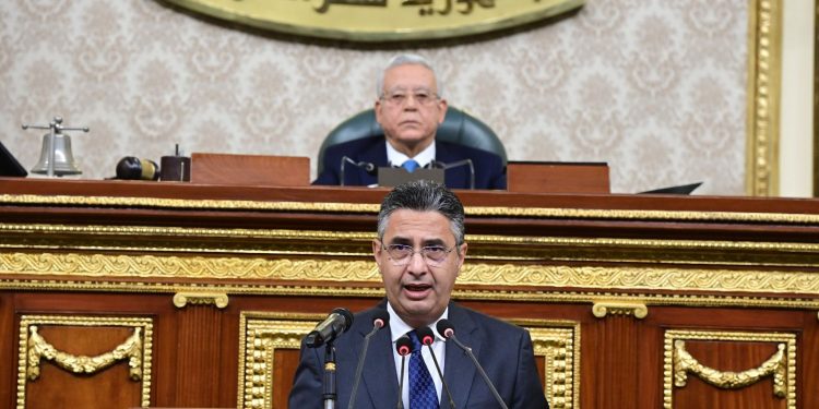 وزير التموين: استخدام كارت الخدمات الحكومية الموحد بديلًا عن بطاقة الأسرة