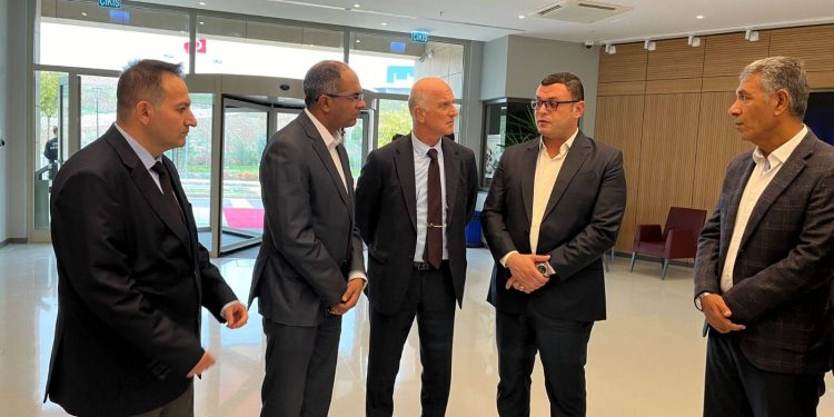 وزير الإسكان يدعو المطورين الصناعيين الأتراك للتواجد في مصر