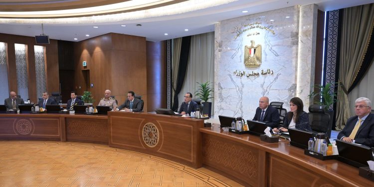 وضع حد أقصى للاقتراض.. إعادة تشكيل لجنة إدارة ملف الدين الخارجى