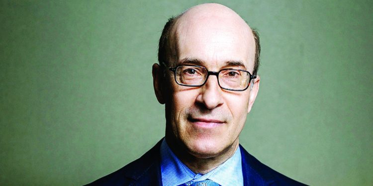 كينيث روجوف، أستاذ الاقتصاد والسياسات العامة في جامعة هارفارد