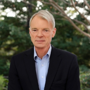 مايكل سبنس، أستاذ فخري للاقتصاد وعميد سابق لكلية الدراسات العليا للأعمال في جامعة ستانفورد