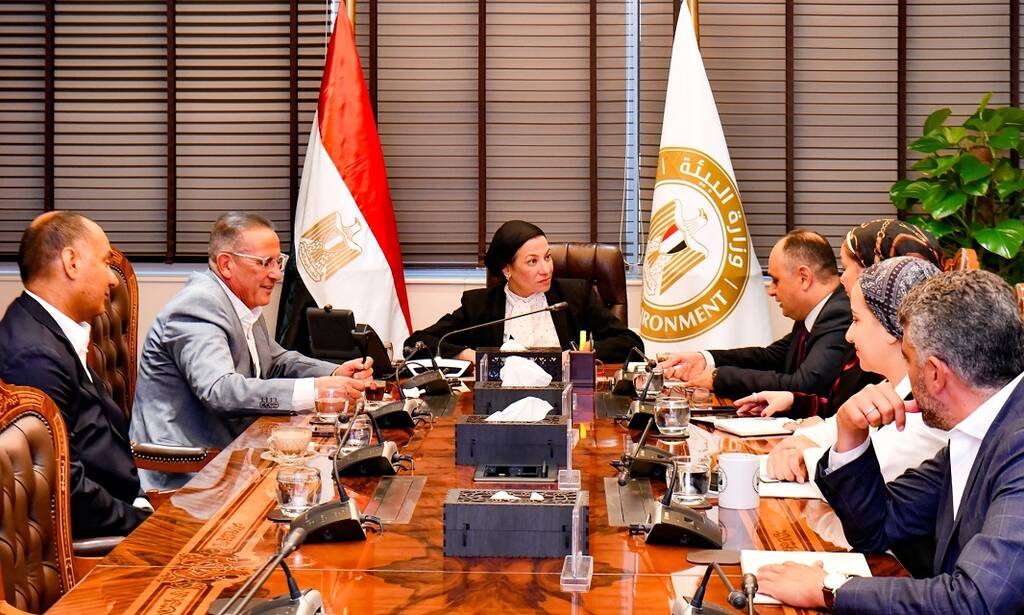 اجتماع حكومي لبحث سبل دعم الاستثمارات السياحية البيئية في البحر الأحمر وسيناء