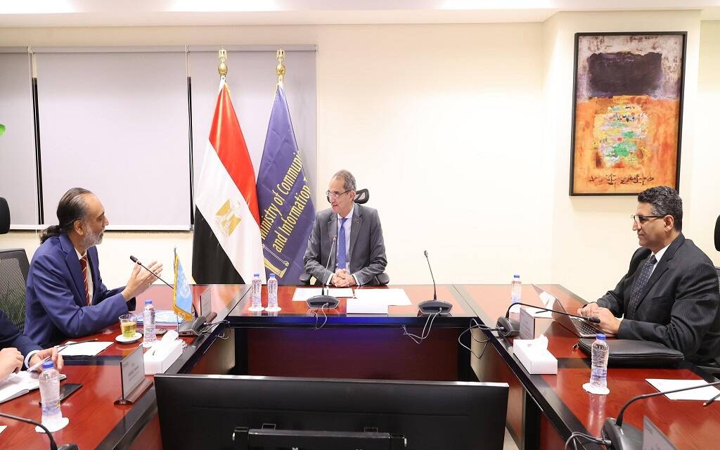 الاتصالات تبحث مع الأمم المتحدة تعزيز التعاون بمجال الذكاء الاصطناعي