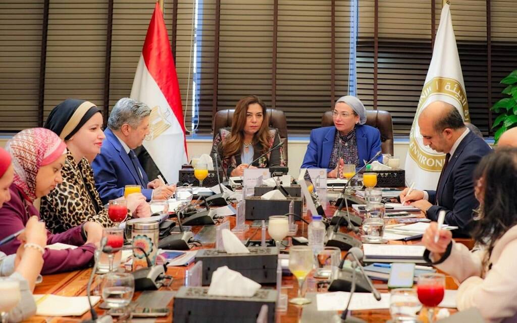 البيئة والتنمية المحلية يتابعان برنامج إدارة المخلفات في 4 محافظات