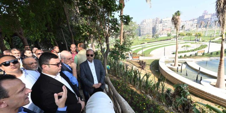 وزير الإسكان يتفقد مشروع تطوير وإحياء حديقة الأزبكية بمحافظة القاهرة