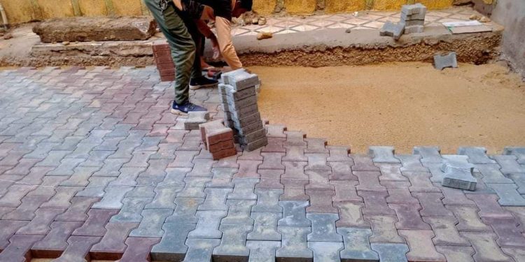 خفضًا للإنفاق.. الحكومة تخصص 8 مليارات جنيه لرصف الشوارع بالإنترلوك