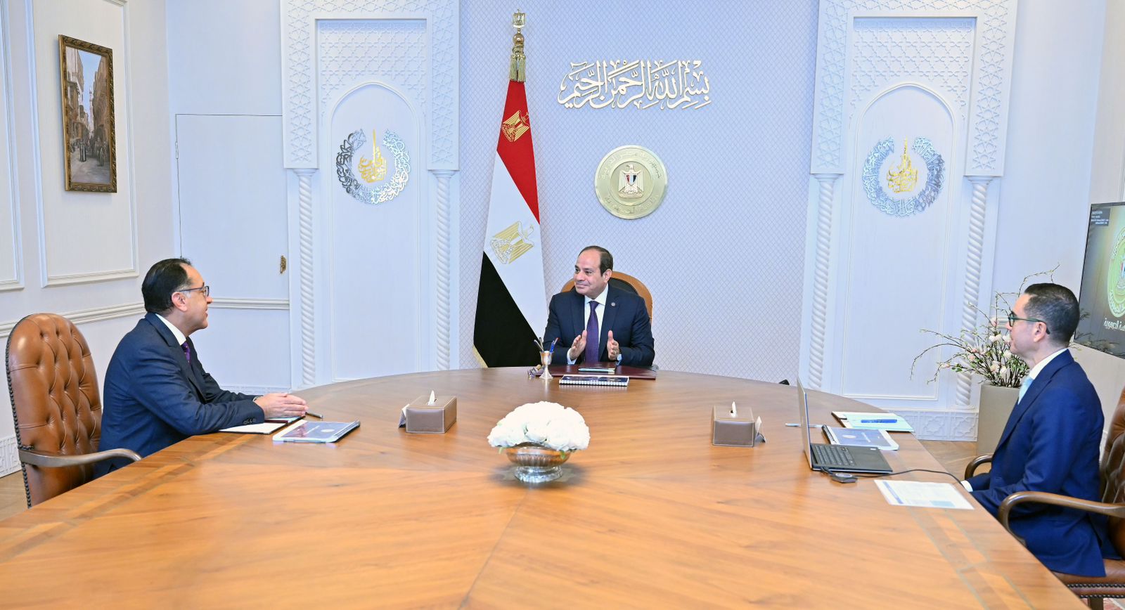 توجيه رئاسي بالحد من الأعباء المالية غير الضريبية لتحسين مناخ الاستثمار