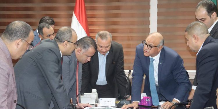 "التنمية الحضرية" يبحث الفرص الاستثمارية الجديدة فى "القليوبية"