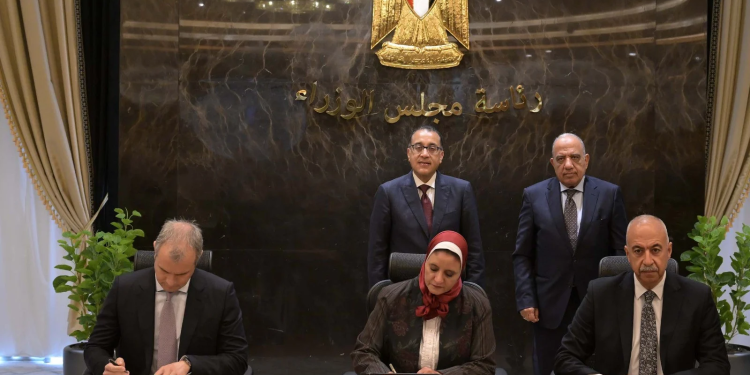 مذكرتى تفاهم لإنتاج الكهرباء من الطاقة المتجددة بإجمالى 5200 ميجاوات