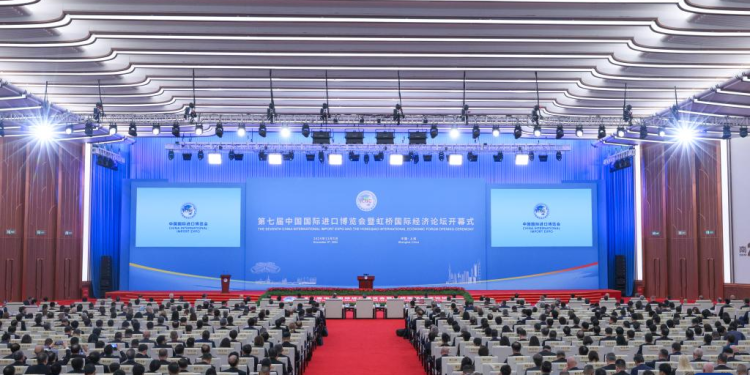 افتتاح معرض الصين الدولى السابع للاستيراد فى شانغهاى