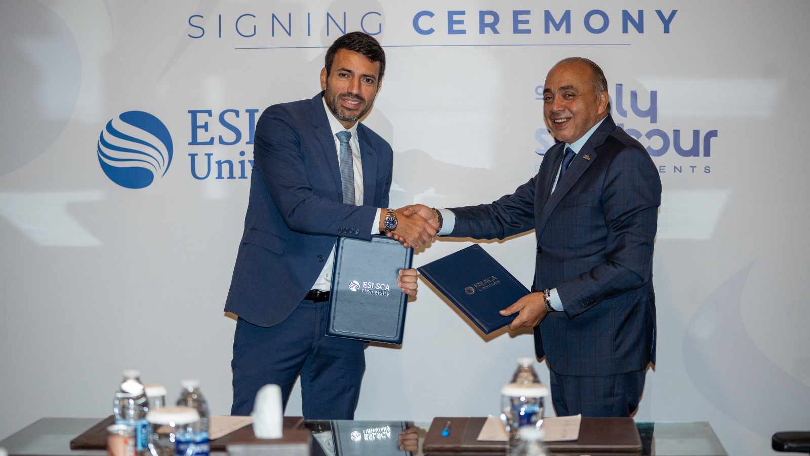 “الأهلى صبور” توقع مذكرة تفاهم مع جامعة ESLSCA لدعم الكوادر البشرية