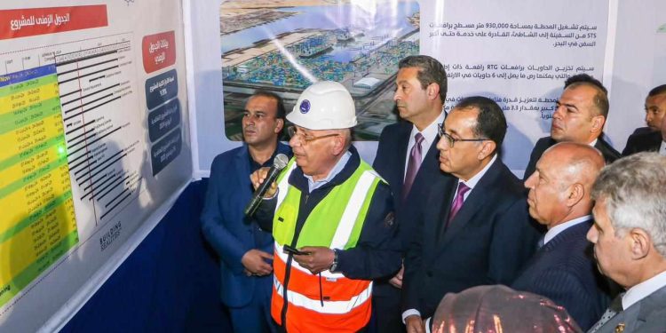 "رواد الهندسة" تنفذ المرحلة الأولى من محطة تداول الحاويات "تحيا مصر 1"