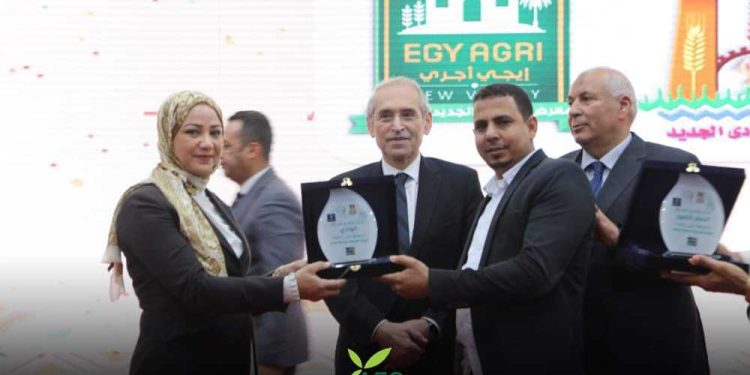 "الحاصلات الزراعية" يكرم محطات التمور المؤهلة لمتطلبات "سلامة الغذاء"