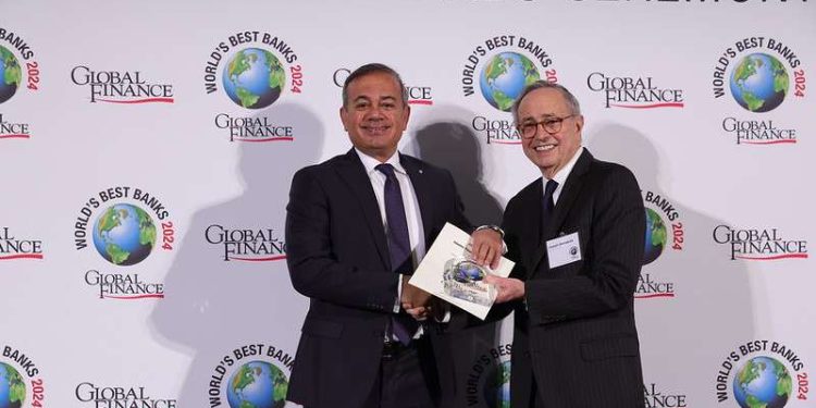 "أبو ظبى الإسلامى - مصر" يحصل على جائزة أفضل مؤسسة مالية إسلامية من "جلوبال فاينانس" للعام السابع