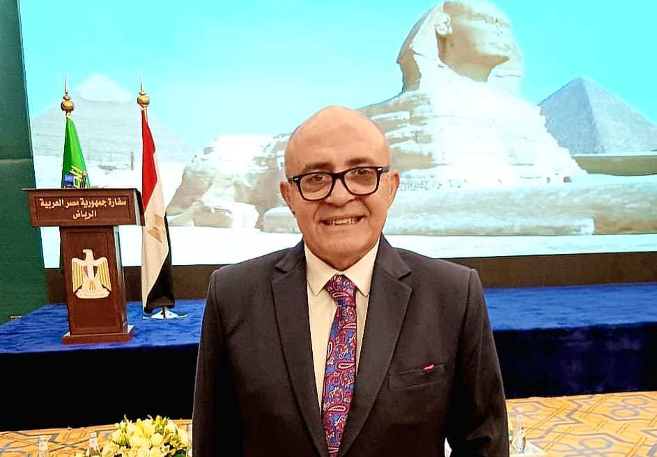 الخبير السياحى شرين يسرى