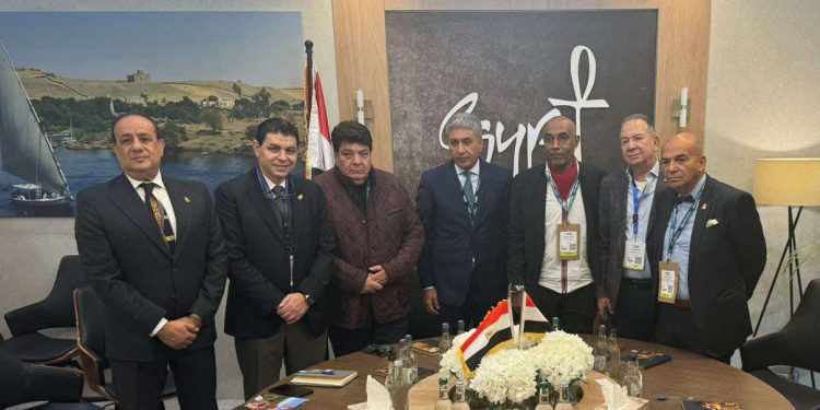 "السياحة" تبحث تقنين أوضاع الشقق الفندقية “Airbnb”