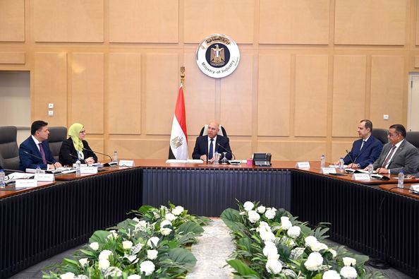 "الوزير" يترأس الاجتماع الأول لـ"التنمية الصناعية" بعد تشكيله الجديد