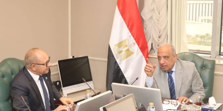 "الكهرباء" تبحث التعاون مع "مدكور" فى مواجهة سرقة التيار