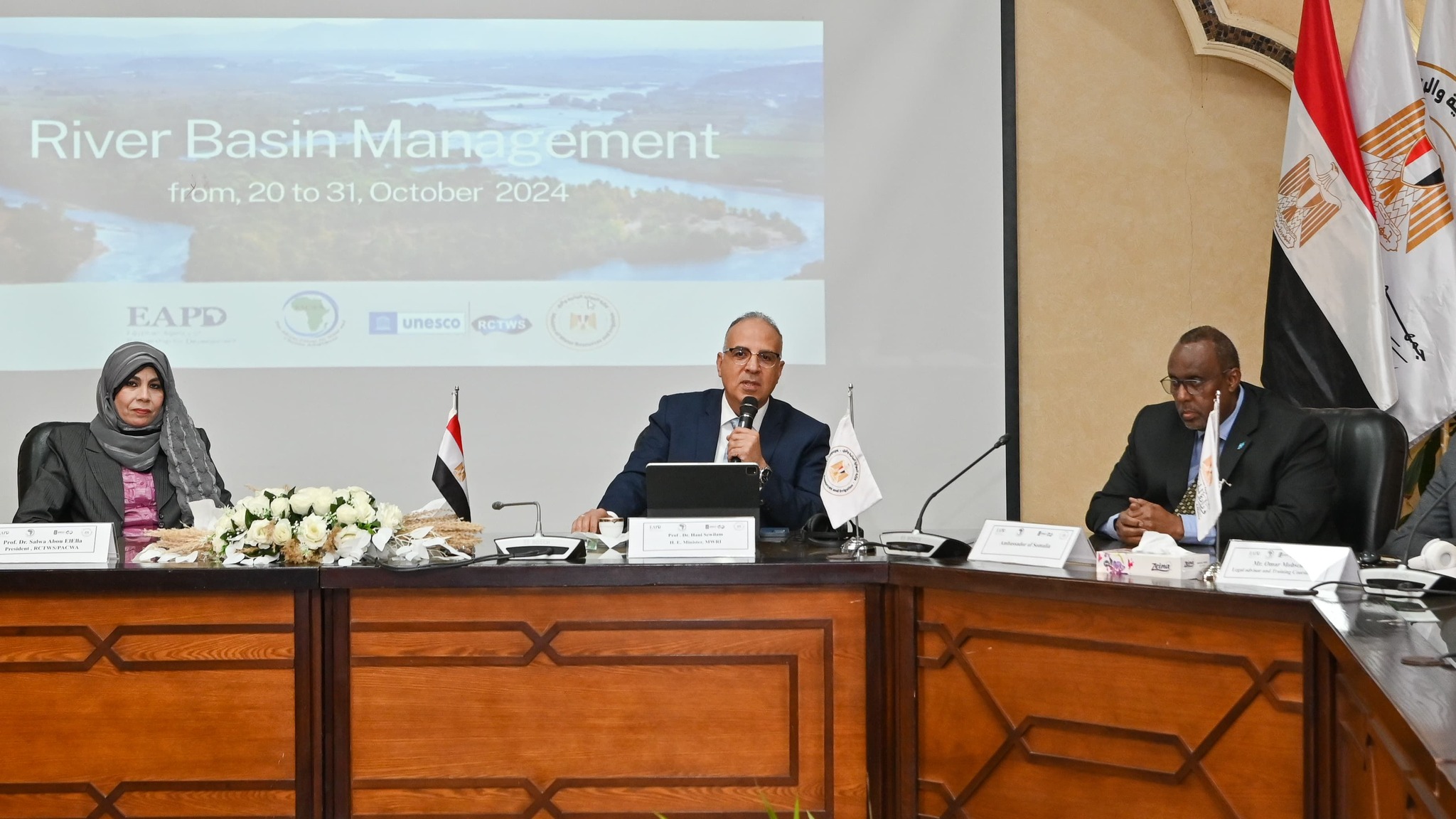 وزير الري: مصر تبذل جهودا كبيرة للتعامل مع تحديات المياه