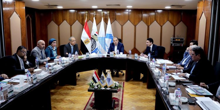 وزير قطاع الأعمال يوجه بحصر الأصول غير المستغلة فى شركات "القابضة للتشييد"