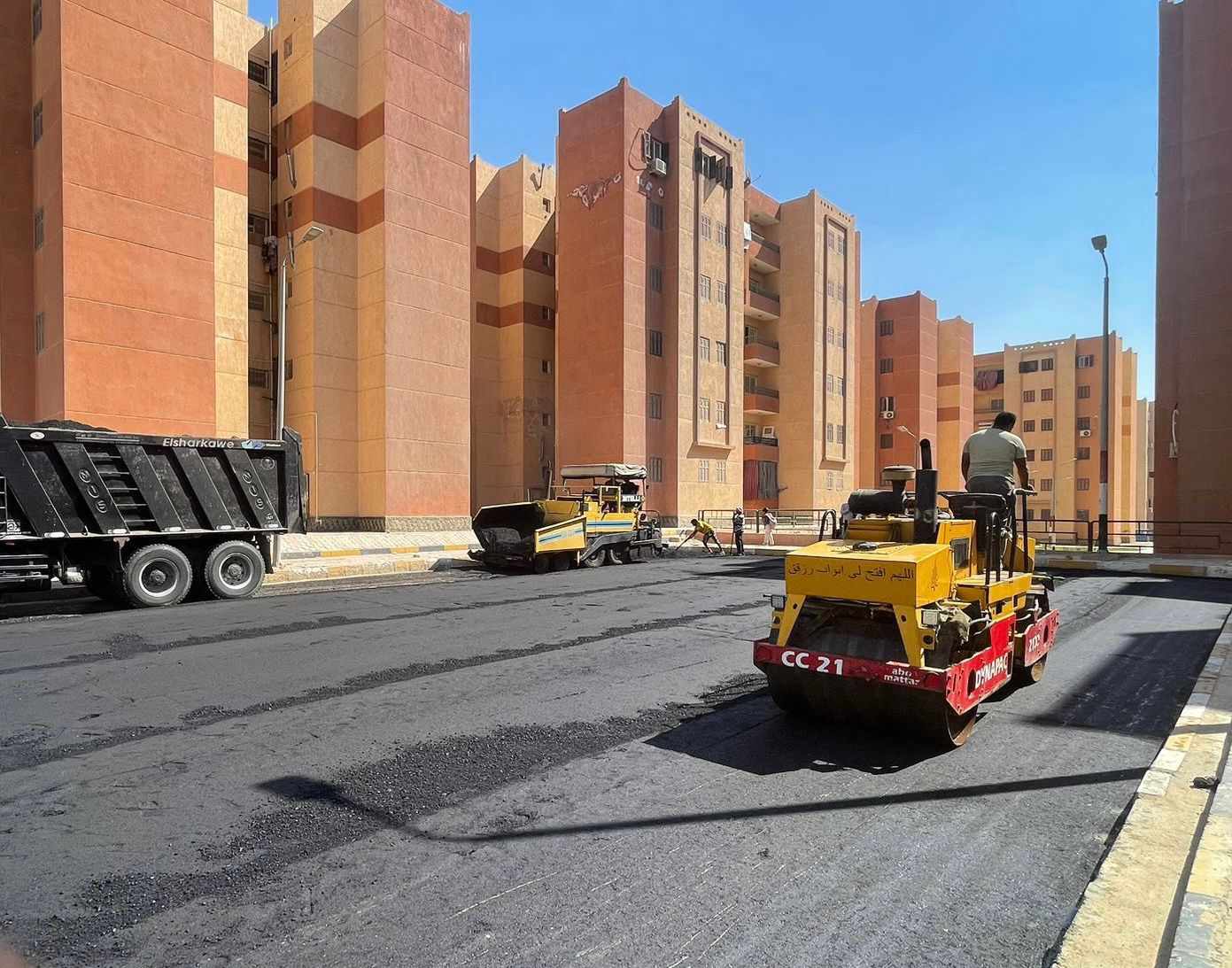 "الإسكان": رفع كفاءة منظومة الطرق والتطوير فى "مايو" و"الشروق" و"بنى سويف الجديدة"