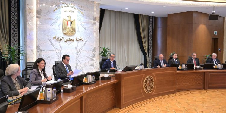 مدبولى: مستمرون فى تنفيذ برنامج الطروحات الحكومية لتعزيز مشاركة القطاع الخاص