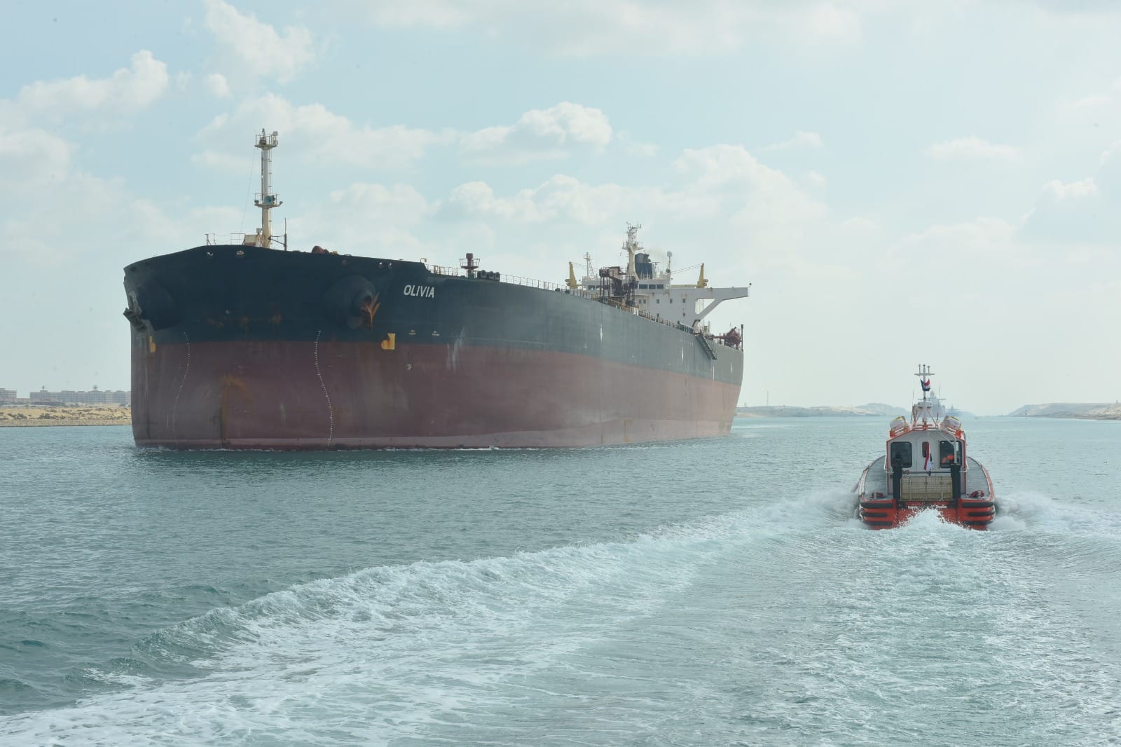 إقبال كبير على خدمة جديدة تقدمها "قناة السويس".. ما هي؟