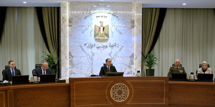 رئيس الوزراء: تفعيل التعاون مع أذربيجان فى مجالى البترول والصحة