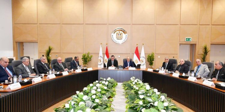 "الإسكان" و"الري" تبحثان تعزيز التعاون في مجالات المياه