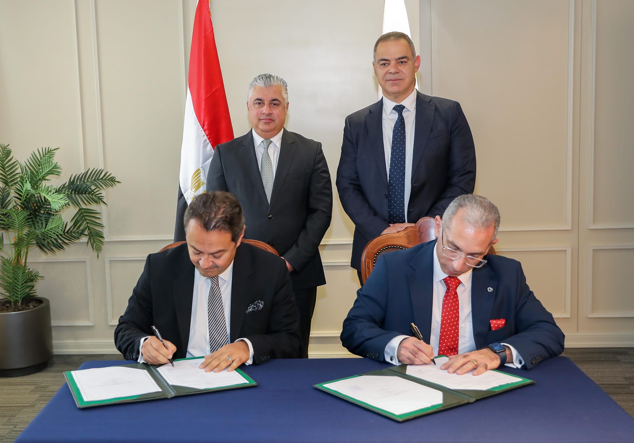 "أوراسكوم للمناطق الصناعية" تطور 3.3 كم2 فى "السخنة" باستثمارات 13 مليار جنيه