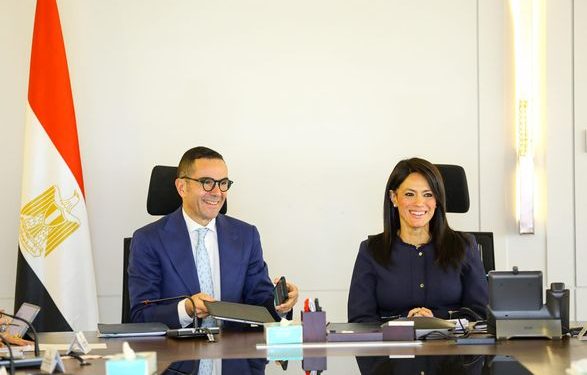 الحكومة تناقش مع "البنك الدولي" تطوير استراتيجية الاستثمار الأجنبي المباشر 