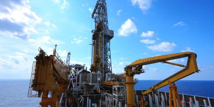 "قطر للطاقة" تستحوذ على حصة فى امتياز للتنقيب عن الغاز بمصر