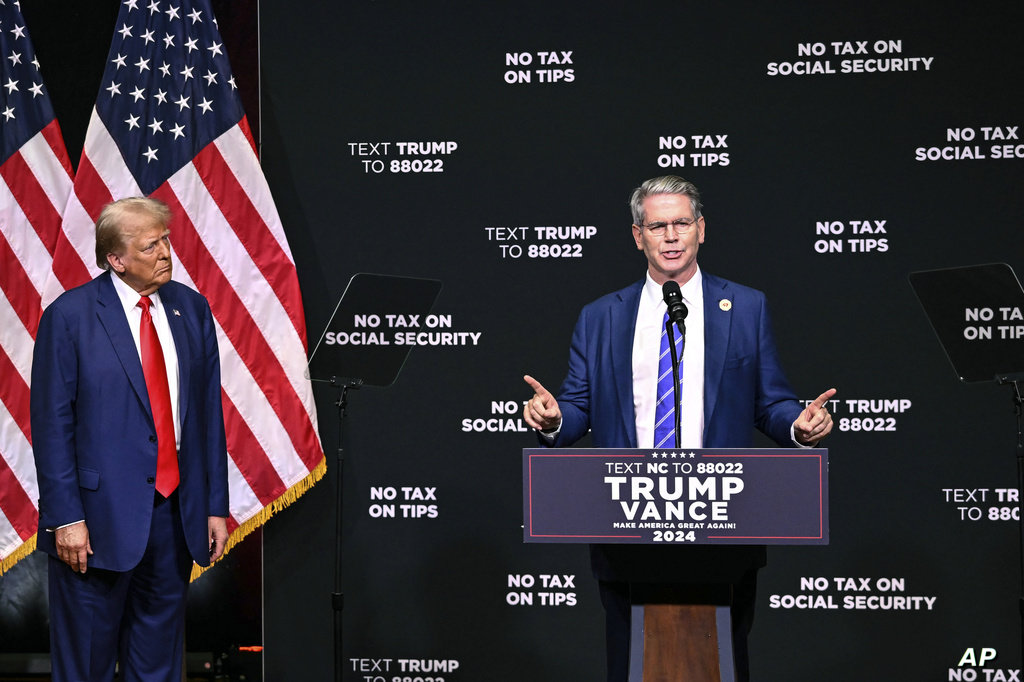 "ترامب" يرشح "سكوت بيسنت" لمنصب وزير الخزانة الأمريكية