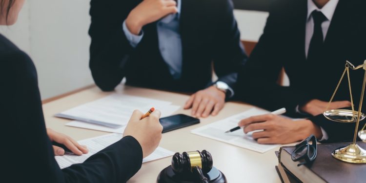 قطاع الاستشارات القانونية ؛ المحامى