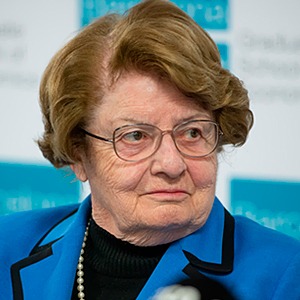 آن أو. كروجر، كبيرة الاقتصاديين سابقًا في البنك الدولي والنائب الأول السابق للمدير الإداري لصندوق النقد الدولي