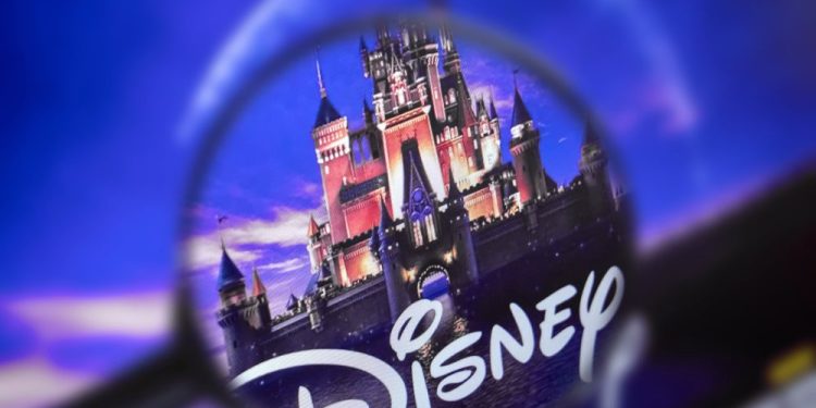 والت ديزني ؛ ديزني لاند