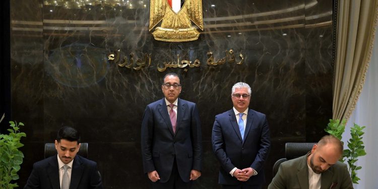 مشروع لإنتاج وحدات الإضاءة فى "اقتصادية القناة" باستثمارات 15 مليون دولار