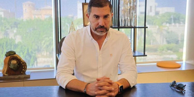 شامل أبوالفضل رئيس مجلس الإدارة التنفيذي لشركة بنيان للتجارة والتنمية