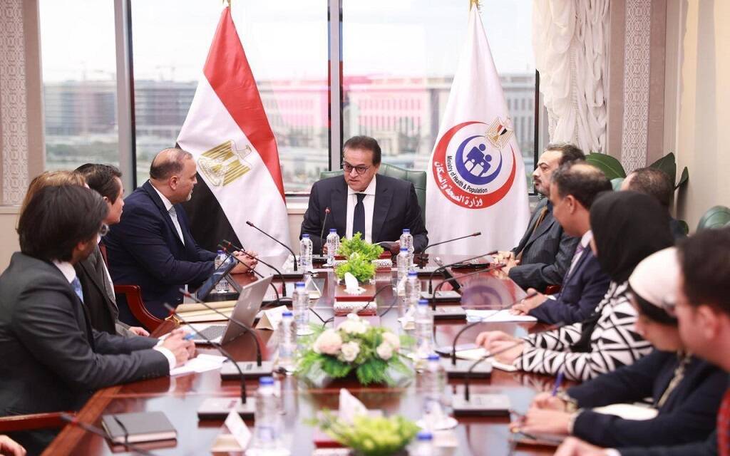 مصر وبريطانيا تبحثان تعزيز التعاون في مجال الرعاية الصحية والبحث العلمي