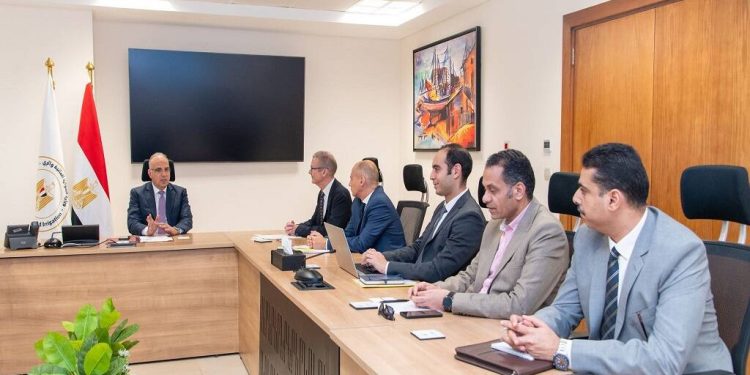 وزير الري يبحث تعزيز التعاون مع مؤسسة DHI الدنماركية