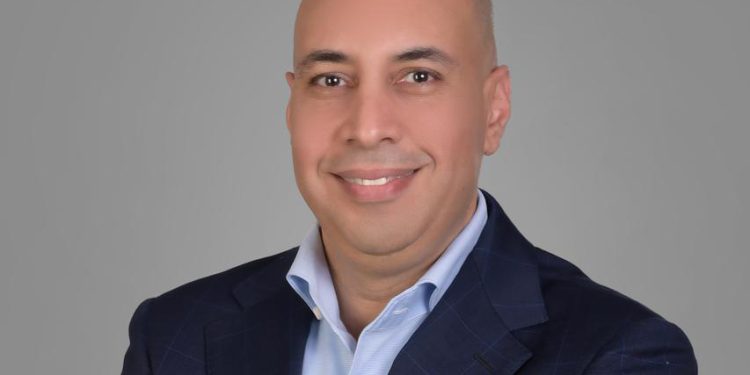 عبد الرحمن موسى المؤسس والرئيس التنفيذى لمجموعة "دايفرسيهولد" المالكة لشركة "يور ترانزيت"