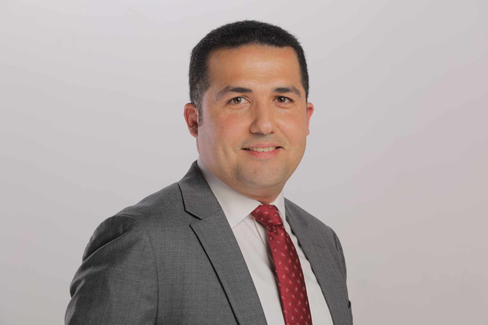 محمد رسلان الشريك التنفيذى لمكتب ليفارى للاستشارات القانونية