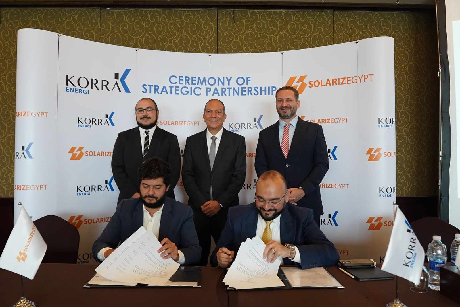 "قرة إنرجى" و"سولاريز مصر" توقّعان اتفاقية للتحول للطاقة الخضراء باستثمارات 50 مليون دولار