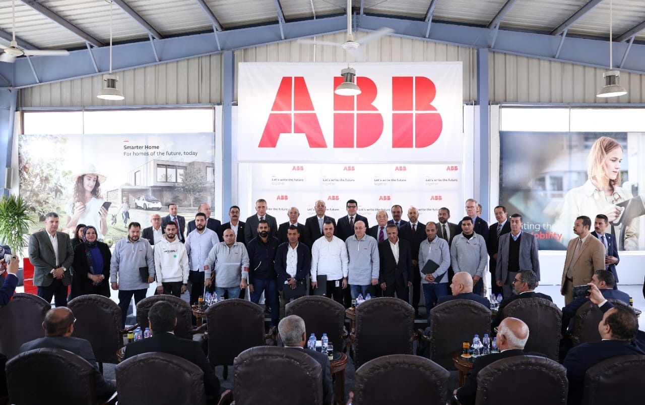 "إيه بى بى" تستعرض خطط التدريب بحضور وزير العمل