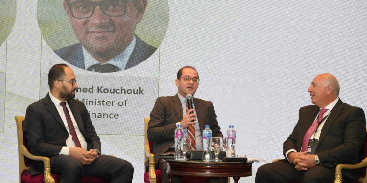 مساعد وزير المالية: لا نية لتطبيق ضريبة الكربون خلال العامين المقبلين