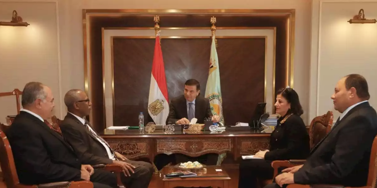وزير الزراعة يطالب "إيفاد" بدعم المرأة الريفية فى مصر
