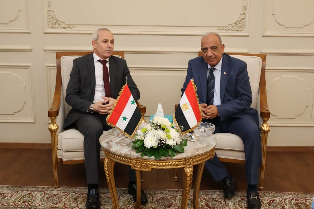 وزير الكهرباء يبحث مع نظيره السورى سبل تعزيز التعاون بين البلدين